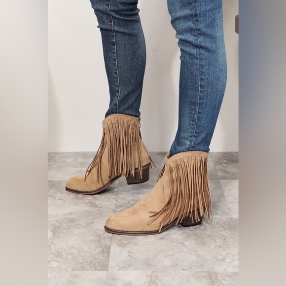 Legend Women's Fringe Cowboy Western Ankle Boots - Picture 3 of 5